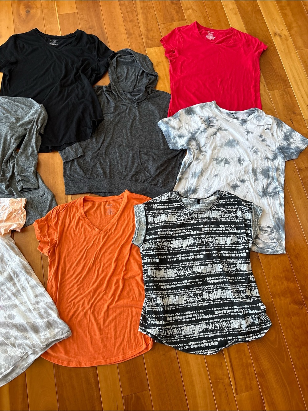 Lot XL Short Sleeve Tees and 2 LightHoodies - Tie Dye, Black, Gray, Blue, Orange - Picture 13 of 16